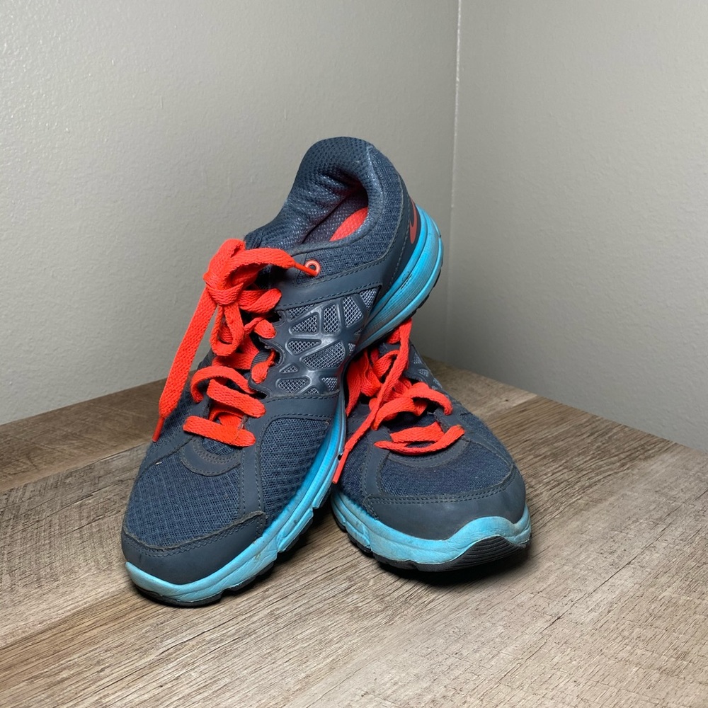 Nike Sneakers (8.5)